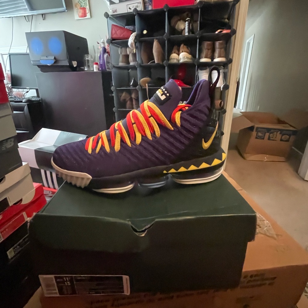 Men Lebrons
